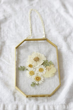 Load image into Gallery viewer, Pressed Flower Frames
