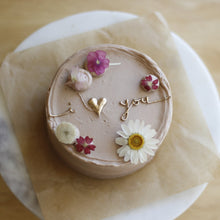 Load image into Gallery viewer, Bento Cake - Vintage Bloom
