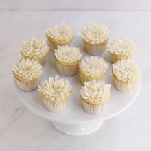 Load image into Gallery viewer, Chrysanthemum Cupcakes
