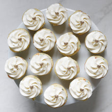 Load image into Gallery viewer, Hearts of Gold Cupcakes
