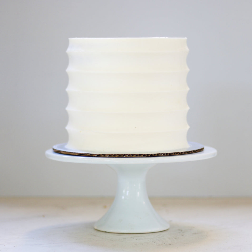 Defined Scalloped Edge Base